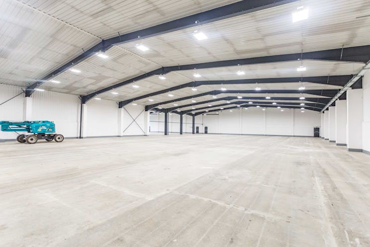 Unit D Kennetside Industrial Estate, Newbury, Industrial / Warehouse To Let - HLP_AO_251113_9048.jpg