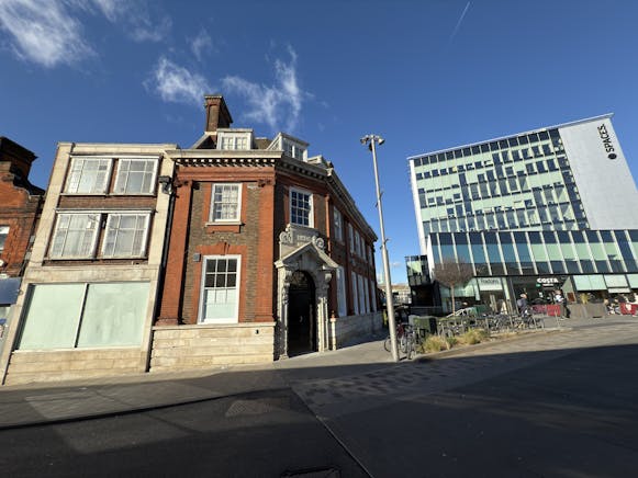 1-2 High Street, Woking, Retail To Let - IMG_1059.JPEG