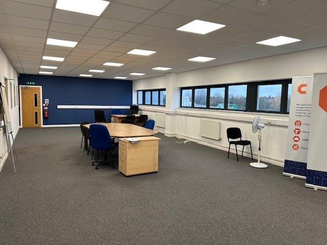 Industrial Unit in Barking - photo 3