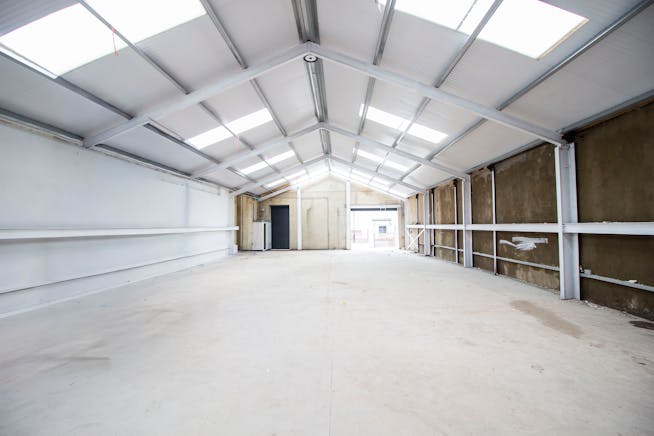 8 North Road, Southall, Industrial / Warehouse To Let - 3.jpg