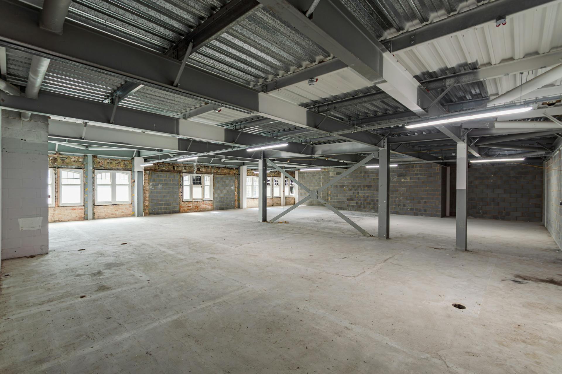 Retail/Shop in Bournemouth - photo 2