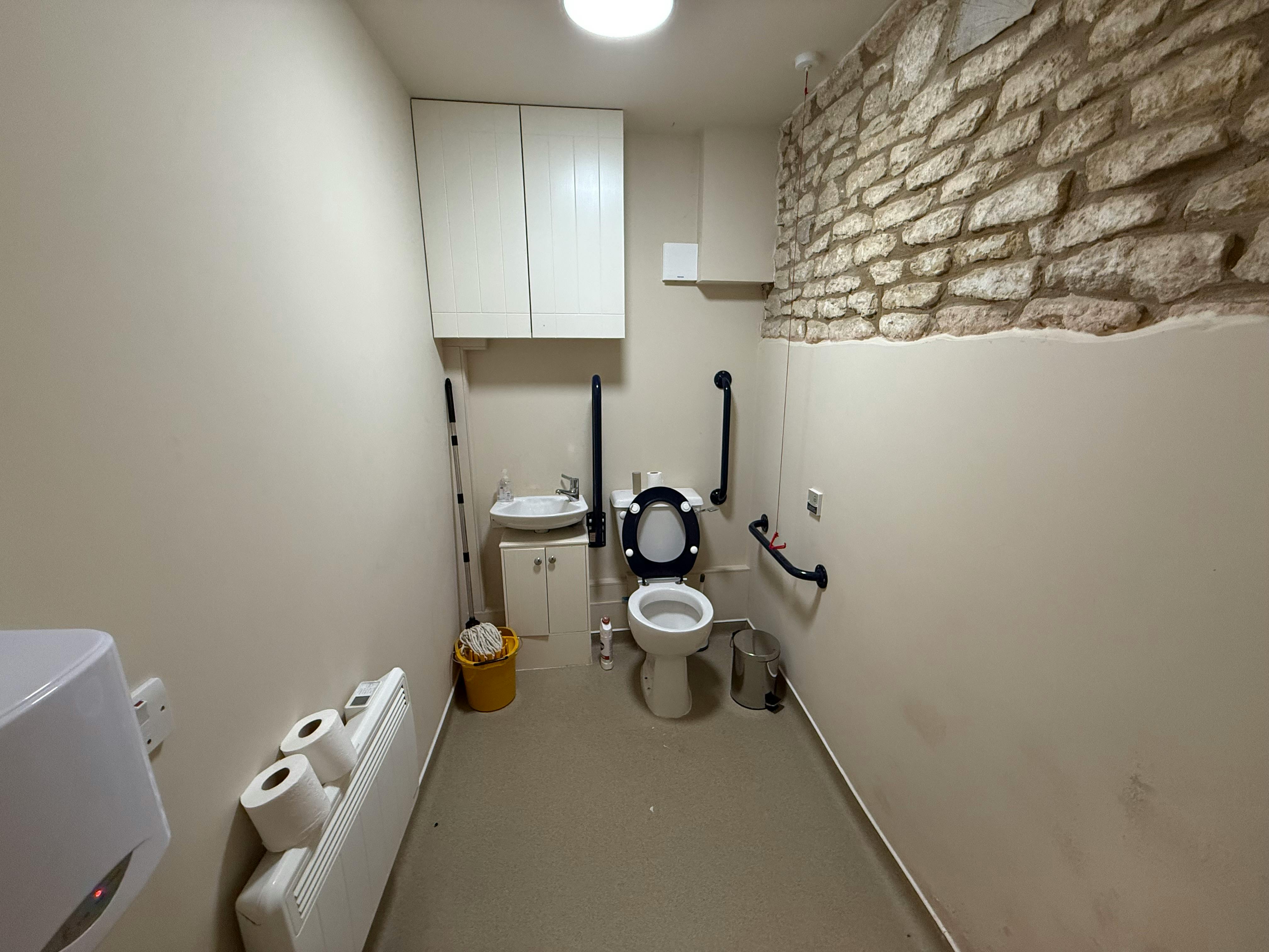 Simmons Barn, Churchfield Farm, Oundle, Offices To Let - WCs