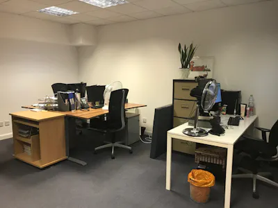 Unit 2 Cedar Court, London, Office To Let - IMG-3213.JPG