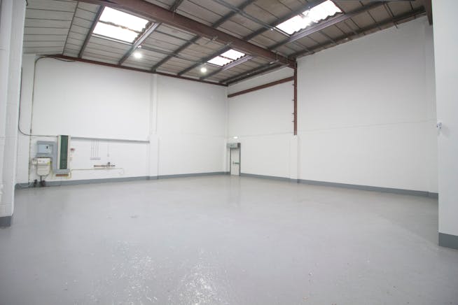 Unit 8, Barratt Way Industrial Estate, Harrow, Industrial / Warehouse To Let - 2.jpg