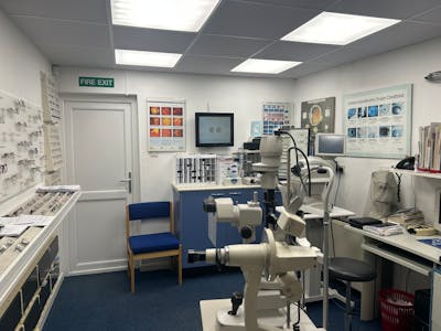 41 John Street, Porthcawl, Investment / Investment - Retail & Leisure / Residential For Sale - Treatment Room 1