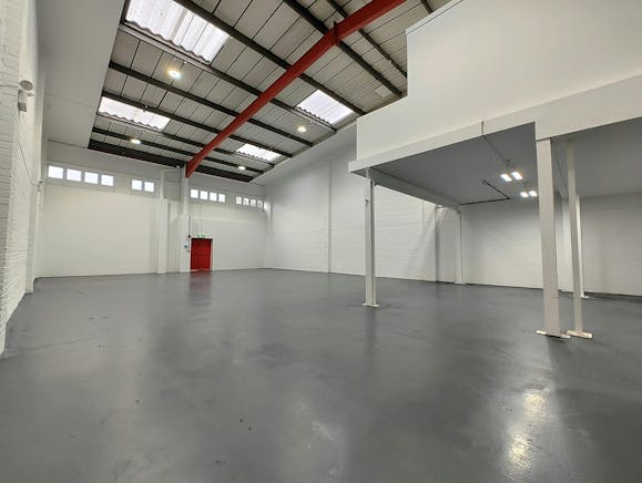 Unit 5 and 9 Gateway Trading Estate, White City, Industrial To Let - 77e78bd0ce1eba0341b2a171aa15167dimg20240105112735087.jpg