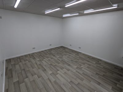 Unit 1 Sample Oak Lane, Chilworth, Guildford, Light Industrial / Office To Let - PXL_20210909_110853026.jpg