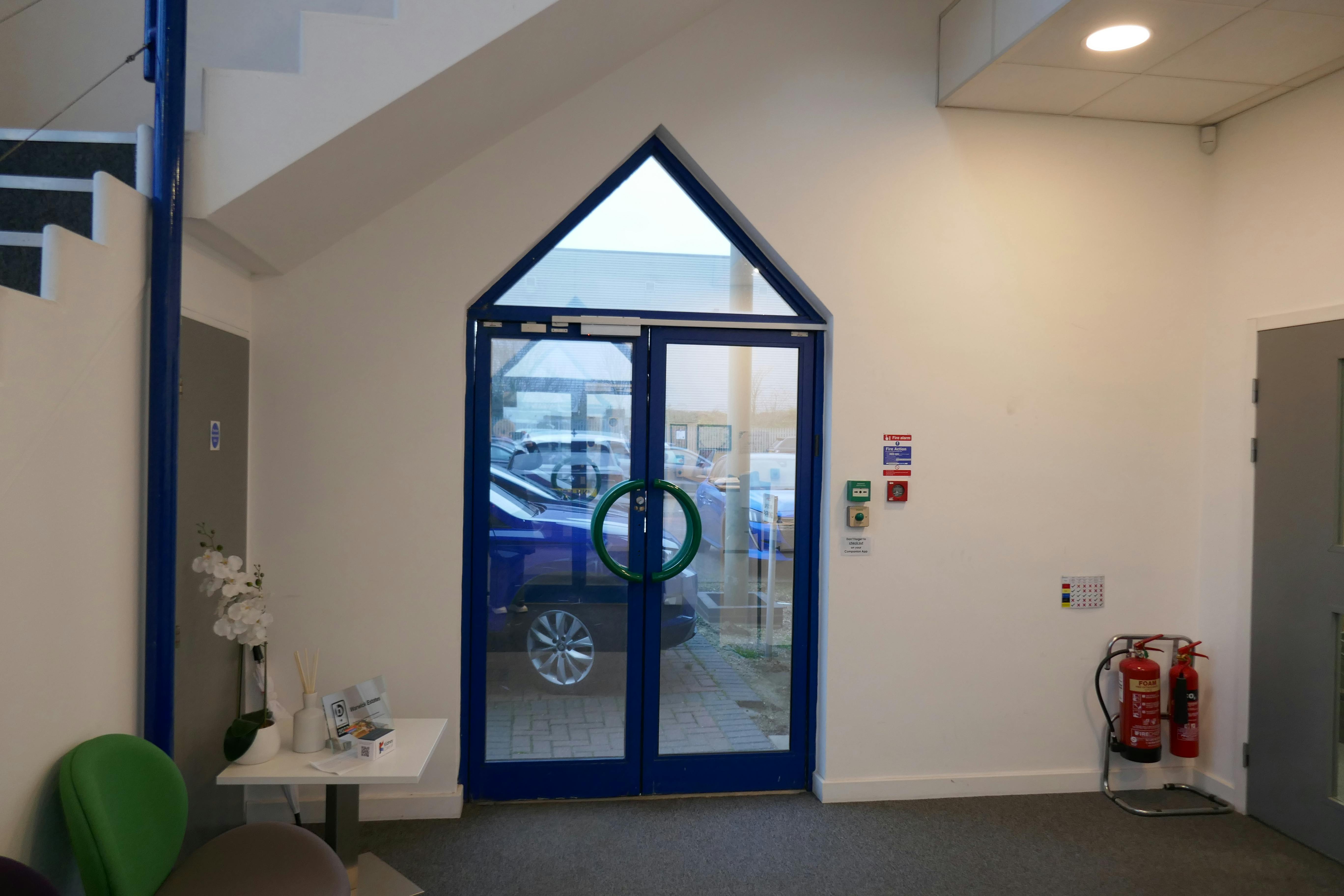 7 Astra Centre, Harlow, Offices To Let / For Sale - P1040466.JPG