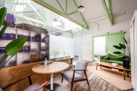 Unit H, I & J Taylors Yard - 160 Brick Lane, London, Office To Let - Brick Ln 160 1F - Low Res 1.jpg