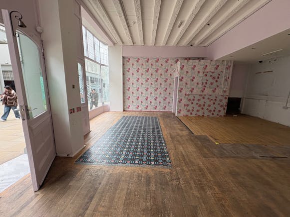 Unit 8-9 Grand Arcade, Leeds, Leisure / Retail To Let - internal 4.jpg