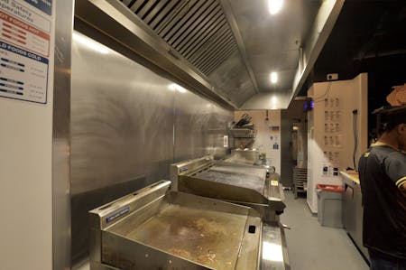 Ground Floor and Basement, 134 Shoreditch High Street, London, Leisure / Retail / Showroom To Let - 20251208_145057931_iOS.jpg