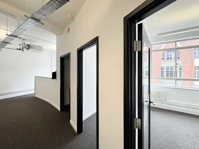 66-68 Margaret Street (Ground Floor), London, Office To Let - IMG_3818.jpg