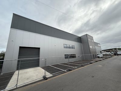 142 Johnson Street, Southall, Industrial/Logistics To Let - WhatsApp Image 20250610 at 085451_dbec23fb.jpg
