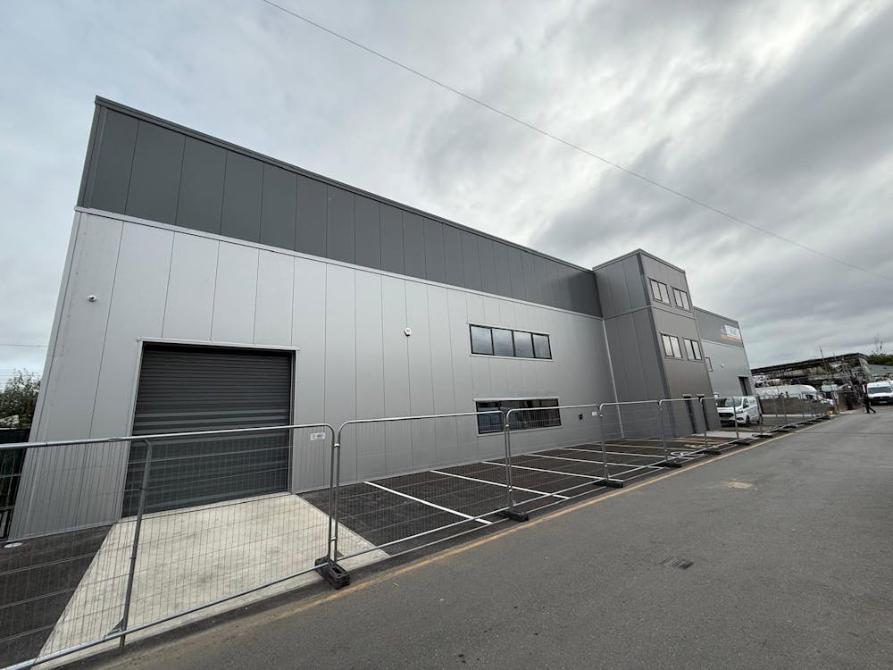 142 Johnson Street, Southall, Industrial/Logistics To Let - WhatsApp Image 20250610 at 085451_dbec23fb.jpg