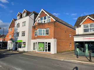79 High Street, Crowthorne, Retail To Let - IMG_5137.jpg