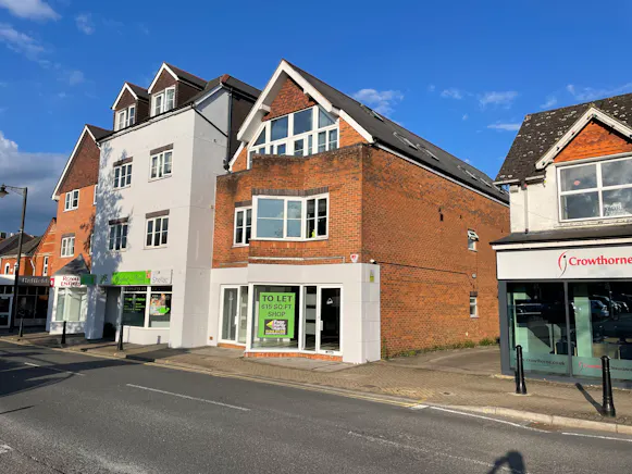 79 High Street, Crowthorne, Retail To Let - IMG_5137.jpg
