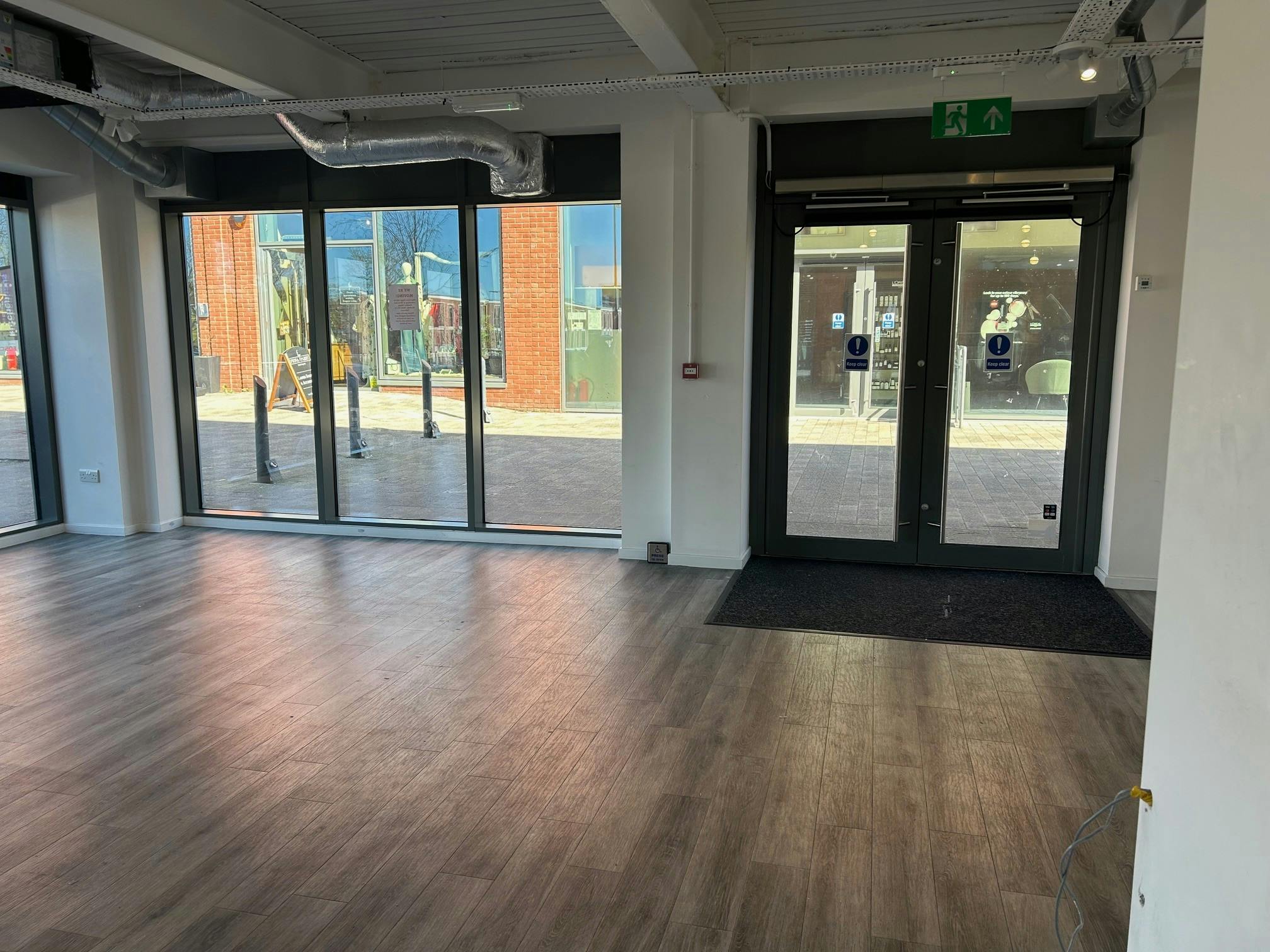 Unit 10, Elms Walk, Wokingham, Retail To Let - 10.jpg