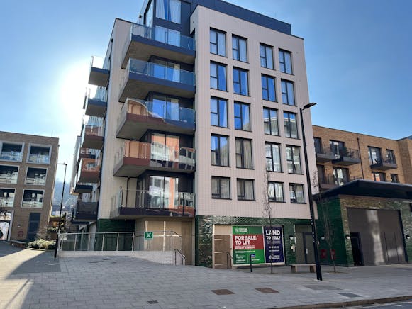 Centre Square, Lily's Walk, High Wycombe, Other / Retail For Sale - IMG_3621.JPG