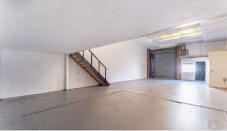 The Swan Centre, Wimbledon, London, Industrial To Let - Swan 2.JPG