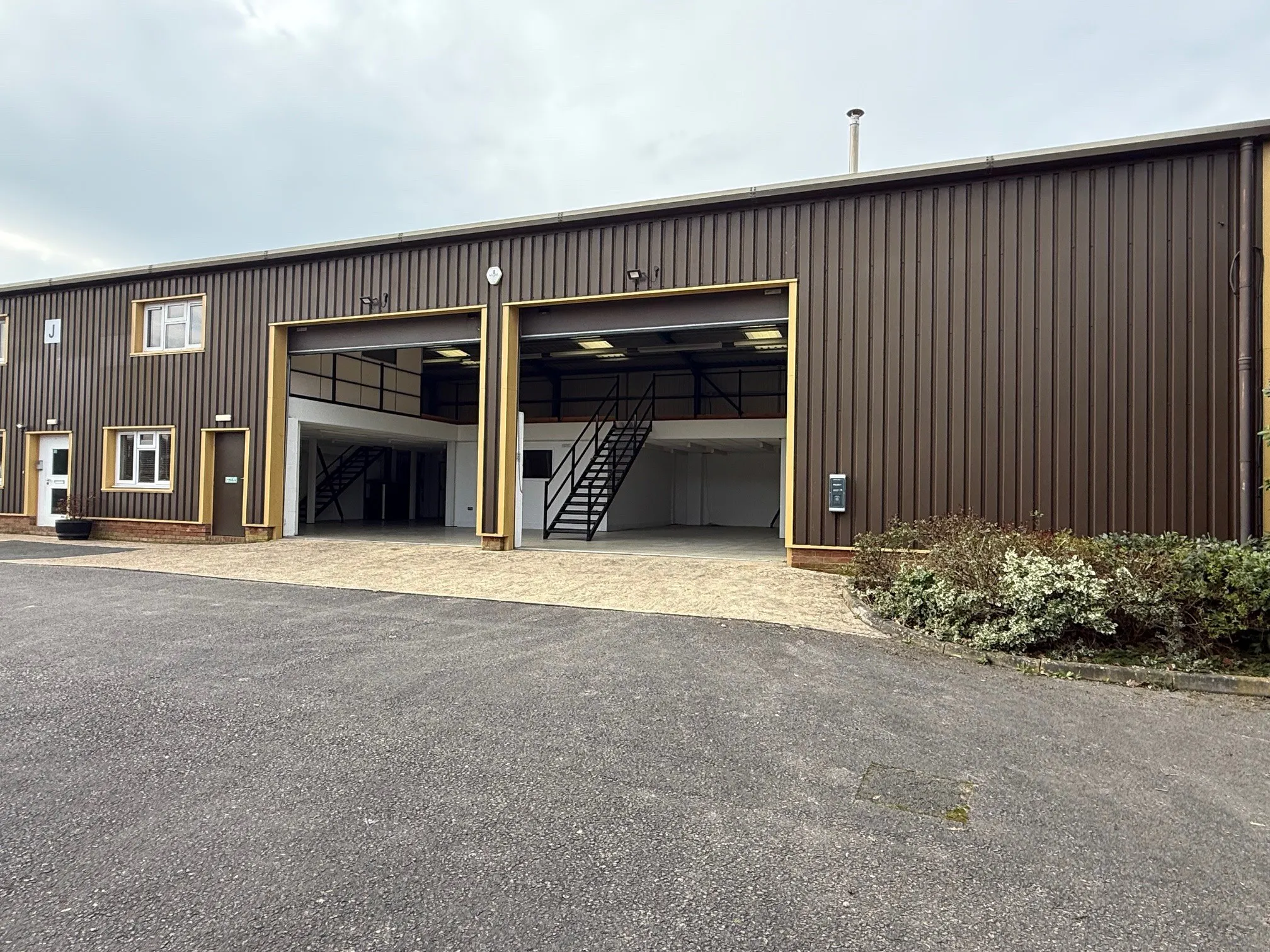 Unit J, Lambs Farm Business Park, Swallowfield, Reading, Industrial To Let - front elevation (002).jpg