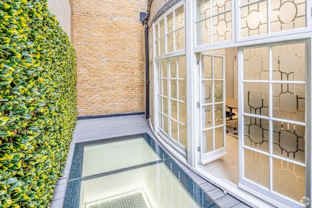 56 Grosvenor Street, London, Office To Let - 56GrosvenorStLondonInteriorPhoto13LargeHighDefinition.jpg