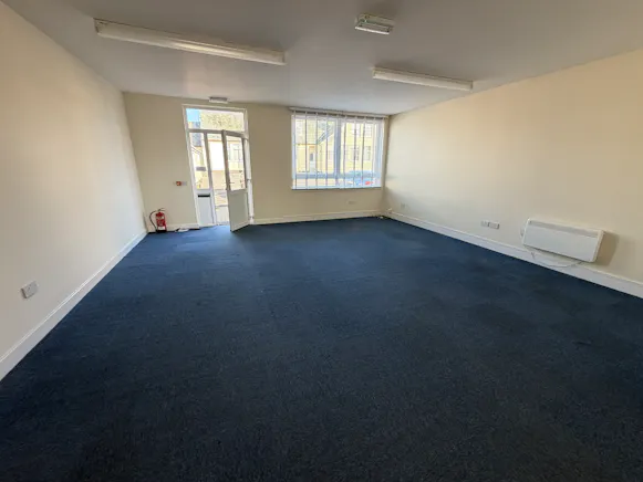 Unit 21H, Perth Airfield, Perth, Offices To Let - IMG_7214.JPG