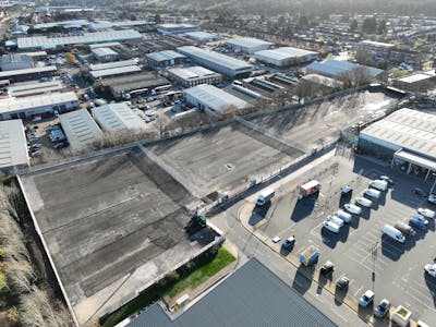 Dallow Road, Laporte Retail Park, Luton, Industrial/Logistics / Open Storage To Let - DJI_20251118101510_0001_V.JPG