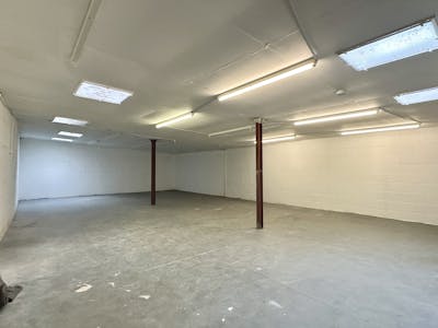 8c Market Square, Toddington, Alternative Use Opportunity / Arts/Crafts / Class E Retail / Leisure / Industrial / Light Industrial / Other / Warehouse / Workshops To Let - Image 4