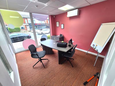 386 Buxton Road, Stockport, Office / Retail To Let - 20250717_123457.jpg