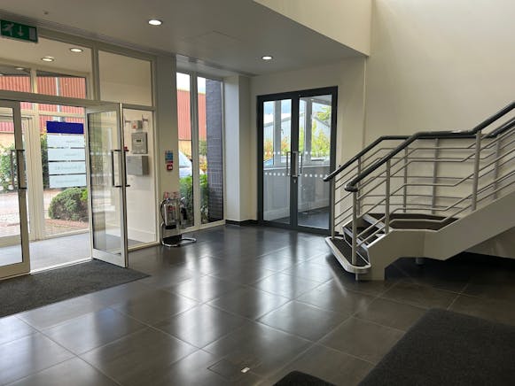 Alba House, Wokingham, Offices To Let - 5.jpg