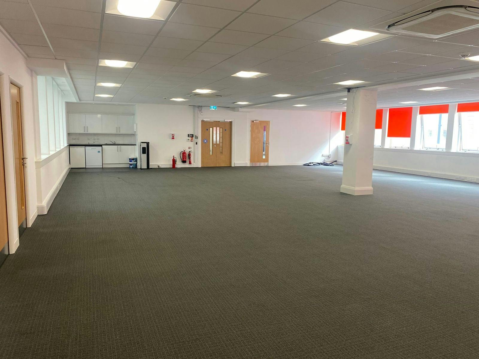 Phoenix House, 3 South Parade, Leeds, Offices To Let - 9e334daa-63c1-4b00-87a7-157e074b429d_Photo_2_large.jpg