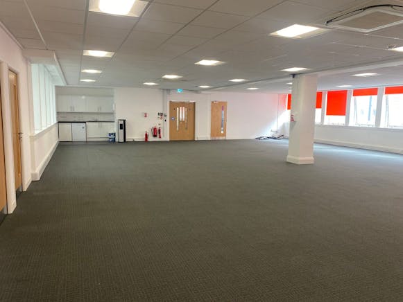 Phoenix House, 3 South Parade, Leeds, Offices To Let - 9e334daa-63c1-4b00-87a7-157e074b429d_Photo_2_large.jpg