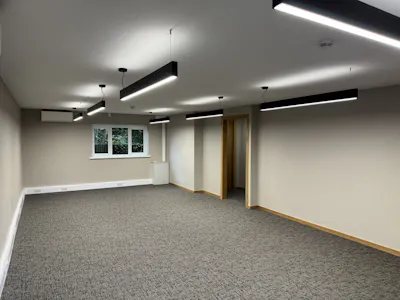 11 Kings Court, Horsham, Office To Let - IMG_6192.jpg