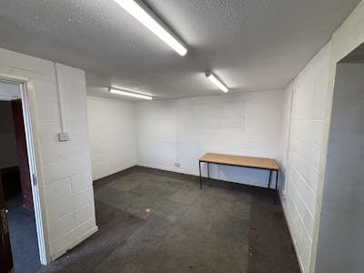 Unit 20, Hirwaun Industrial Estate, Hirwaun, Industrial To Let - Unit 20 Hirwaun Int picjpg 2.jpg