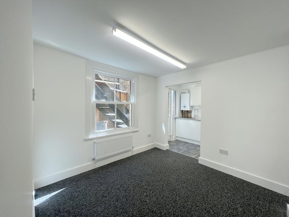 30 Replingham Road, London, Retail To Let - IMG_5272.jpg