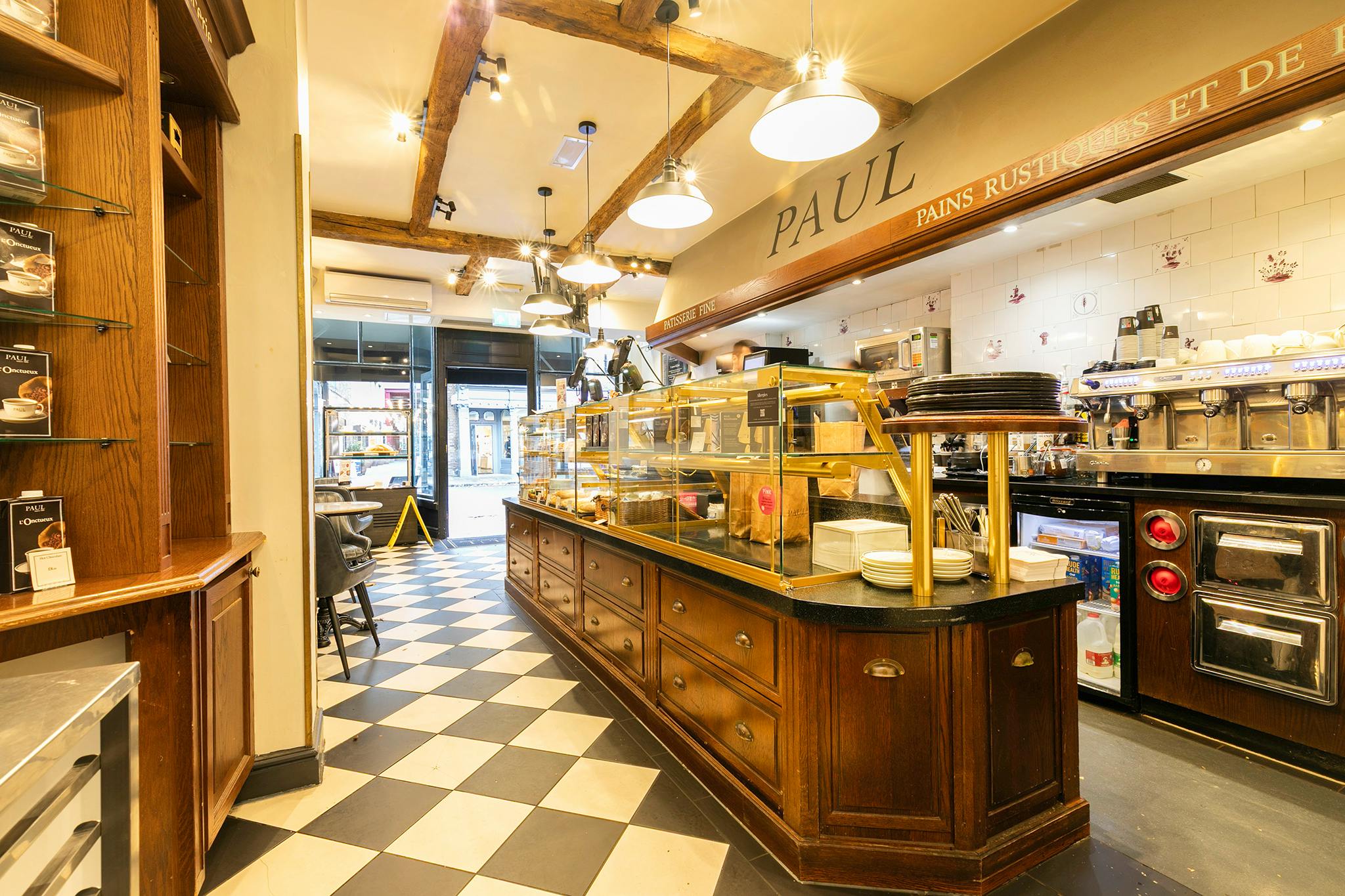 Retail/Shop in London - photo 3