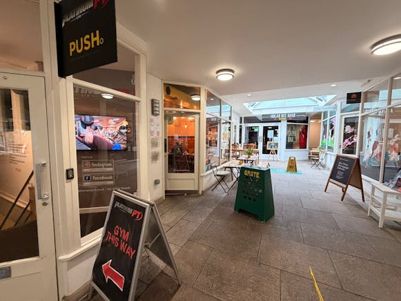 3-3A Clements Arcade, Leigh-on-Sea, Retail To Let - WhatsApp Image 2026-03-24 at 14.28.12 (3).jpeg