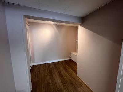 90 High Street, Tring, E (Commercial / Business / Service) / Retail To Let - WhatsApp Image 2026-05-12 at.jpeg