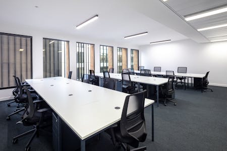 30 Dukes Place, London, Office / Serviced Office To Let - _23A4046Edit.jpg