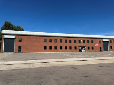 Unit 8 Meadow View, Long Crendon, Industrial To Let - Unit 8 Meadow View  roller shutter painted.jpg