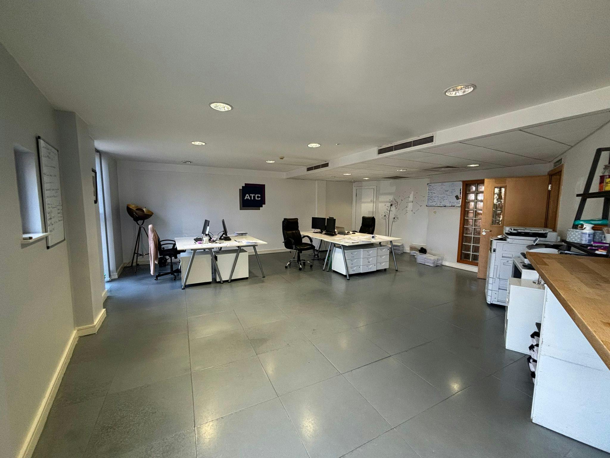 143 Royal Avenue, Belfast, Offices To Let - PHOTO-2026-03-06-10-25-17.jpg