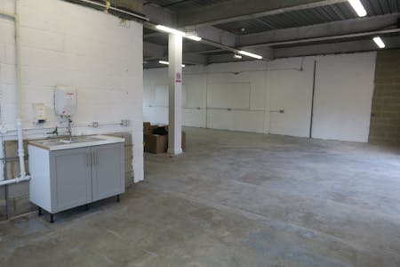 Unit 4 Swan Wharf Business Centre, Uxbridge, Industrial/Logistics To Let - IMG_2981.JPG