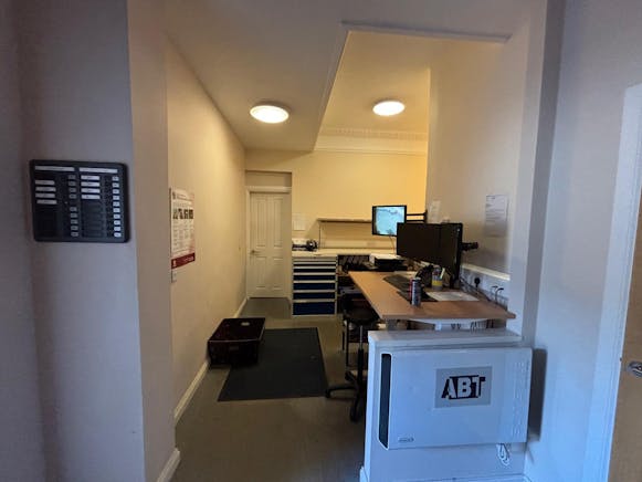 9 Linden Place, Glasgow, Offices To Let / For Sale - PHOTO-2026-01-20-08-38-15 8.jpg