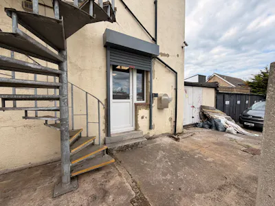 Rear of 959 London Road, Leigh-On-Sea, Office To Let - 4a917903-2472-46b0-bd70-5586ff5aded7.jpg