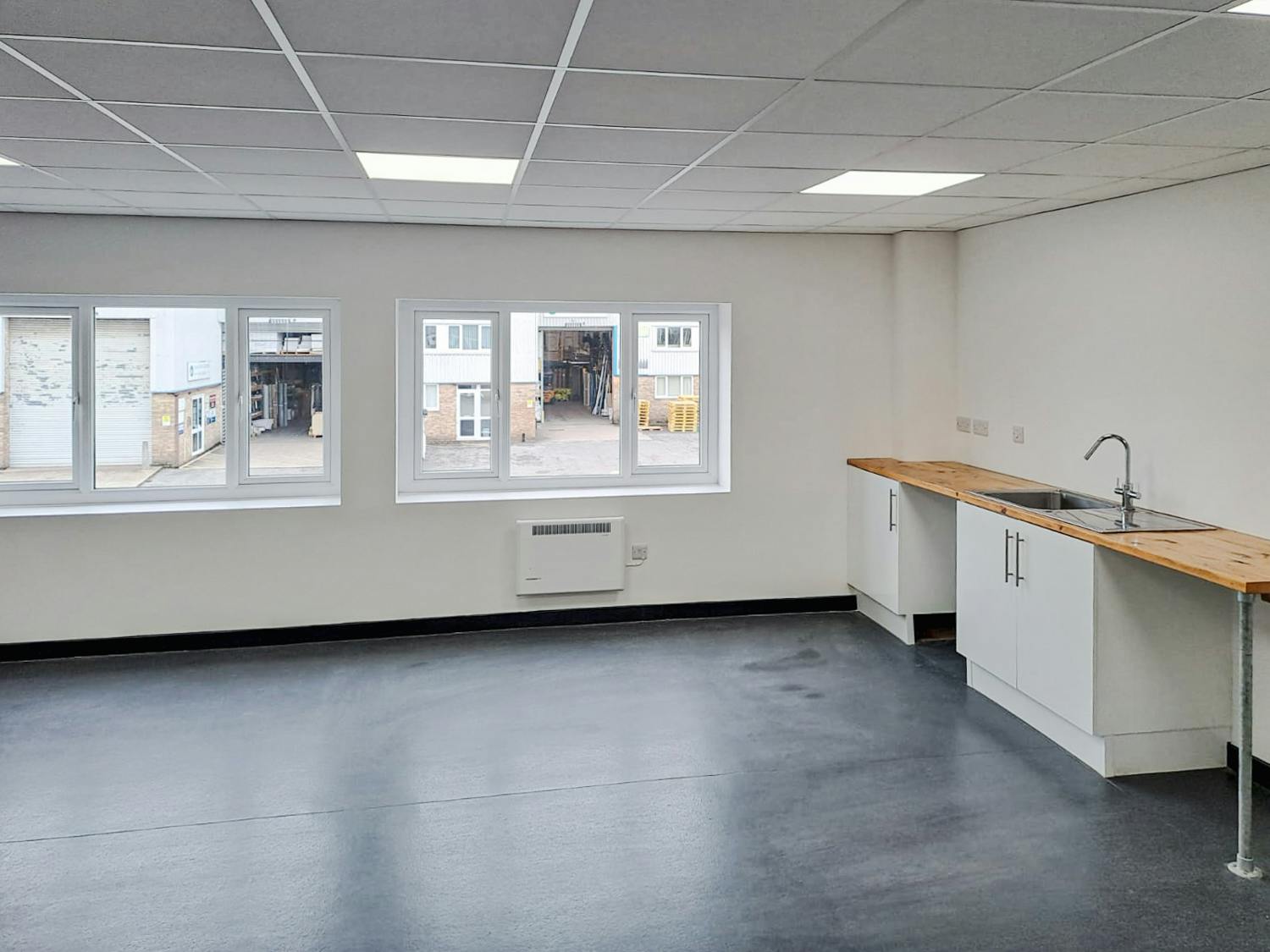 Industrial Unit in Poole - photo 4