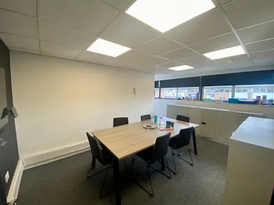 Unit 6 Bell Centre, Crawley, Industrial / Industrial / Warehouse For Sale - WEB IMG_0696.jpeg