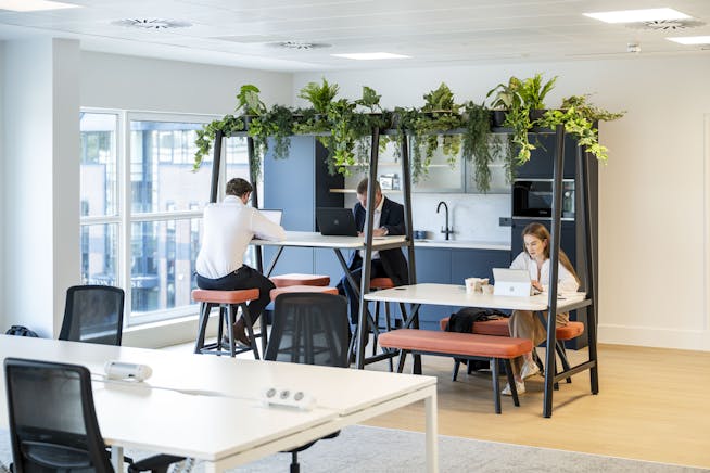 3rd Floor, 45 London Road, Reigate, Offices To Let - 45 London Road Reigate_26.jpg