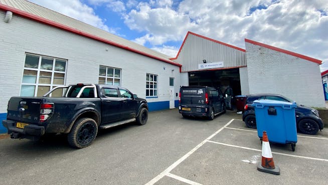Unit 11a Britannia Estate, Luton, Industrial To Let - 1.jpeg