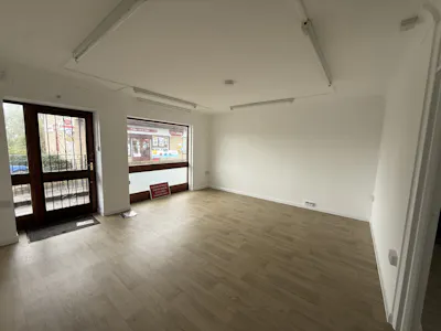18 Broad Robin, Gillingham, Office / Retail To Let - 5.jpg