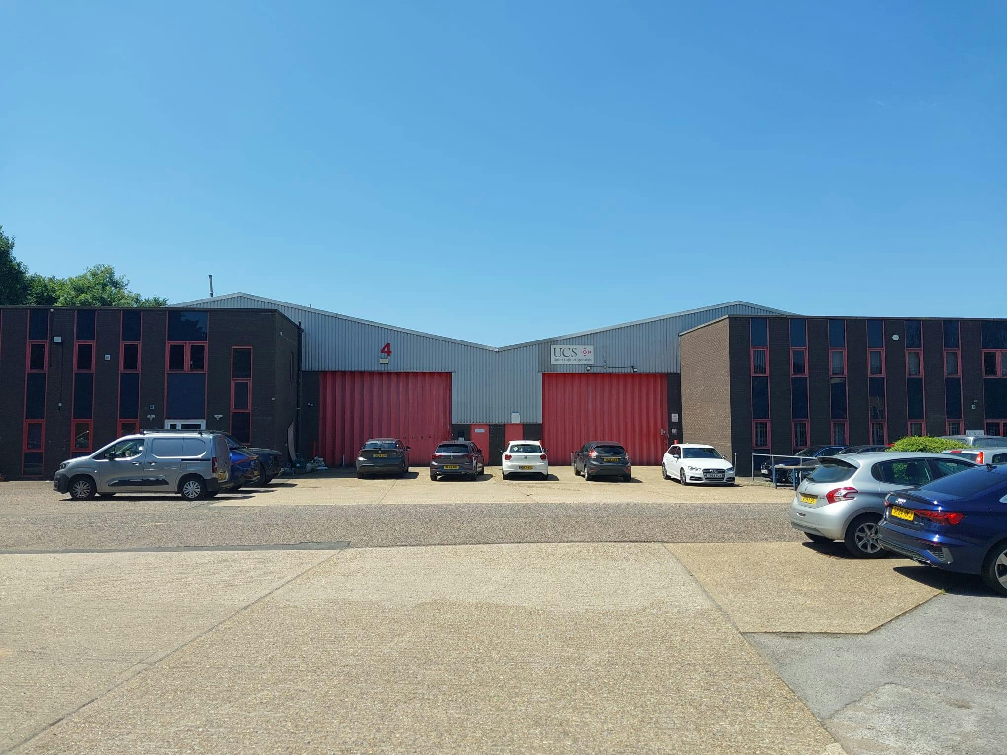 Units 3 & 4, Bracknell Business Centre, Bracknell, Industrial To Let - IMG20250618WA0006.jpg